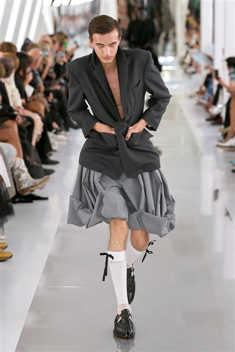 who owns maison margiela